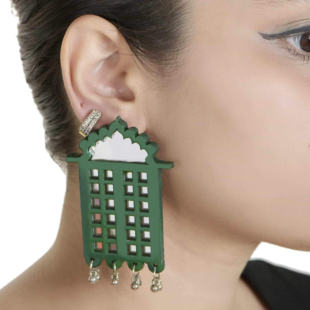 Mere Saamne Wali Khidki earring